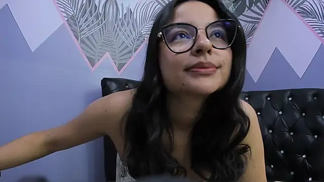 Snapshot of AuroraGreyy chatting on July 2026 11:38:01 AM AuroraGreyy online show from July 2026 11:38:01 AM