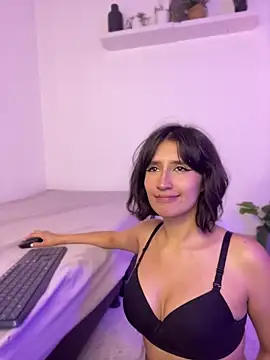 Snapshot of Frrancesca_ chatting on June 2026 03:49:01 AM Frrancesca online show from June 2026 03:49:01 AM