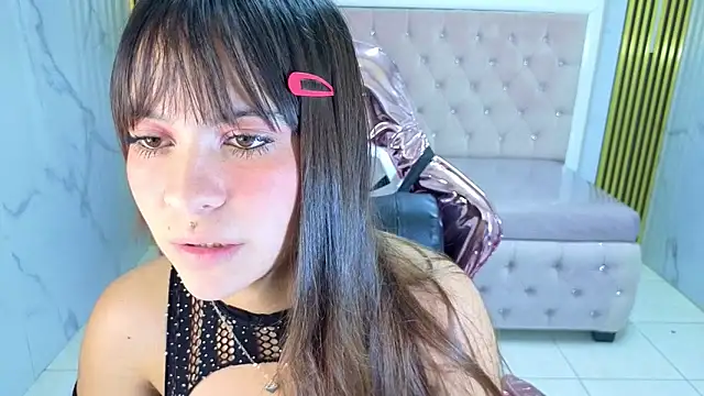 Snapshot of isabeau_s chatting on June 2026 01:37:02 PM isabeau s online show from June 2026 01:37:02 PM