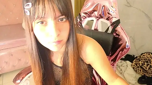 Snapshot of isabeau_s chatting on June 2026 01:31:01 PM isabeau s online show from June 2026 01:31:01 PM