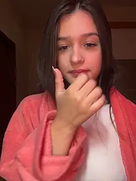 Snapshot of julhya_duarte chatting on June 2026 05:15:02 PM julhya duarte online show from June 2026 05:15:02 PM