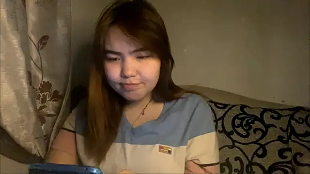 Snapshot of Molly_Teddy chatting on June 2026 02:23:01 PM Molly Teddy online show from June 2026 02:23:01 PM