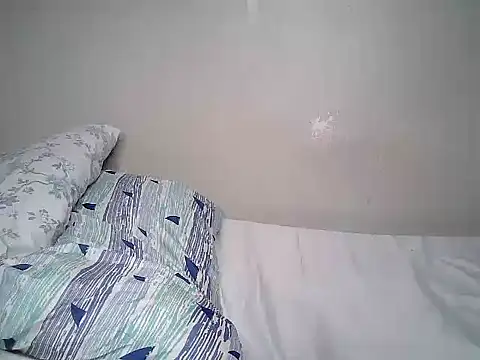 Snapshot of Queen_pretty2 chatting on June 2026 05:24:02 PM Queen pretty2 online show from June 2026 05:24:02 PM