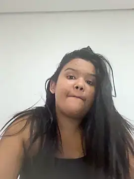 Eumileninha online show from May 2026 08:48:02 PM
