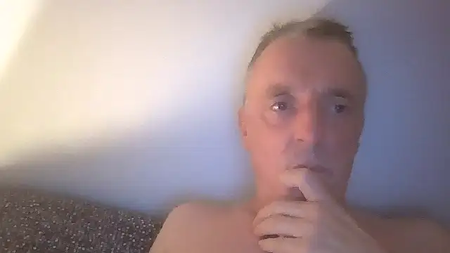 coucou9423 online show from May 2026 02:09:02 AM