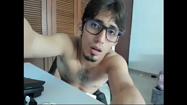 Snapshot of SrIncognito666 chatting on June 2026 08:33:02 PM SrIncognito666 online show from June 2026 08:33:02 PM