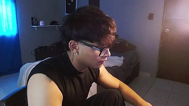 Snapshot of Mr_yisuzz chatting on July 2026 12:22:02 PM Mr yisuzz online show from July 2026 12:22:02 PM