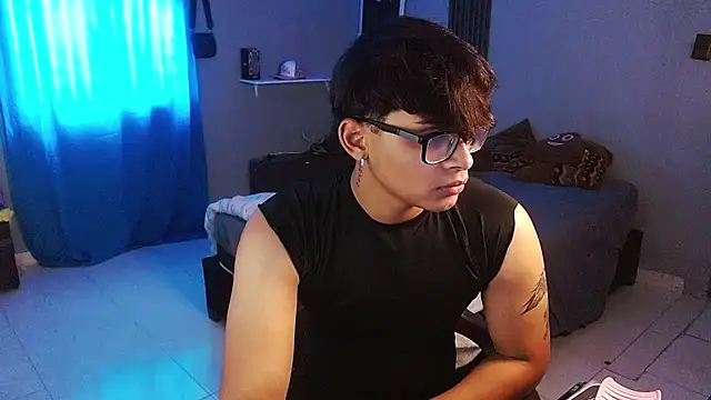 Snapshot of Mr_yisuzz chatting on July 2026 12:18:02 PM Mr yisuzz online show from July 2026 12:18:02 PM