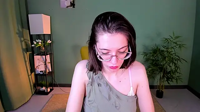 eva sicret online show from June 2026 12:25:02 PM