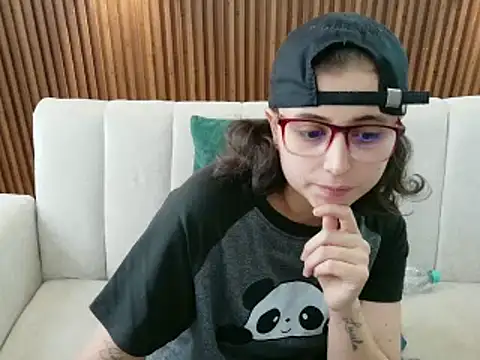 Snapshot of feelena_mysoull chatting on June 2026 04:05:01 PM feelena mysoull online show from June 2026 04:05:01 PM