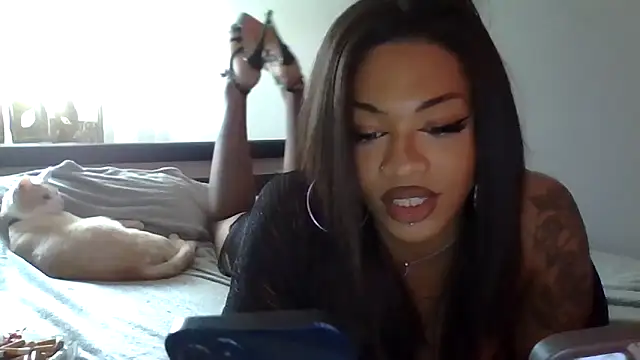 Snapshot of Loren4a chatting on June 2026 05:46:01 PM Loren4a online show from June 2026 05:46:01 PM