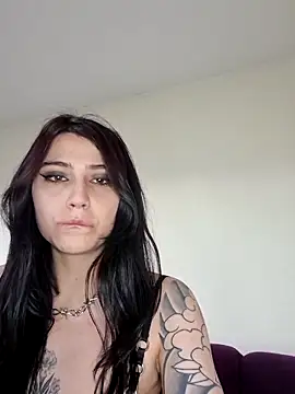 Snapshot of alynnafem chatting on June 2026 10:47:02 PM alynnafem online show from June 2026 10:47:02 PM