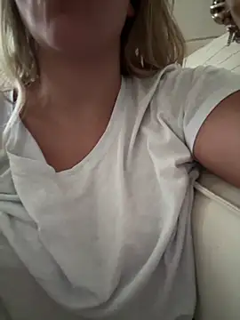 Snapshot of VenClea chatting on June 2026 07:27:02 PM VenClea online show from June 2026 07:27:02 PM