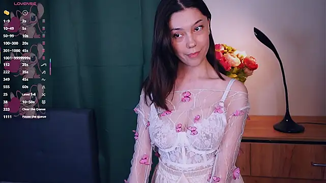 Snapshot of DellaSchane chatting on June 2026 10:37:01 PM DellaSchane online show from June 2026 10:37:01 PM
