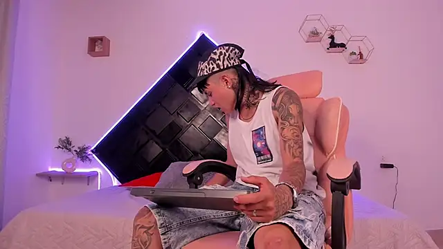 Noah Blaze  online show from May 2026 03:37:02 AM