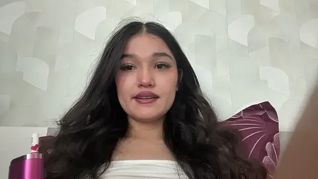 Snapshot of LisetteParajon chatting on June 2026 05:12:02 AM LisetteParajon online show from June 2026 05:12:02 AM
