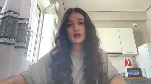 Snapshot of LisetteParajon chatting on July 2026 05:13:01 AM LisetteParajon online show from July 2026 05:13:01 AM