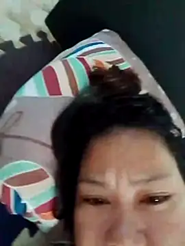 Snapshot of MommyRose28 chatting on July 2026 07:28:02 AM MommyRose28 online show from July 2026 07:28:02 AM