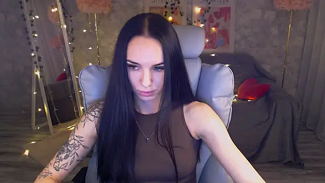 NicoleMerz online show from June 2026 06:13:02 PM