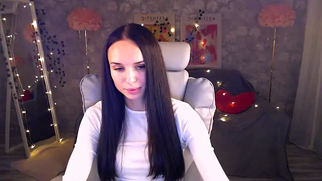 NicoleMerz online show from June 2026 05:25:01 PM