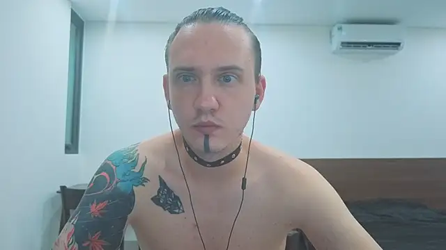 Snapshot of Silent_Stitch chatting on July 2026 01:34:02 AM Silent Stitch online show from July 2026 01:34:02 AM
