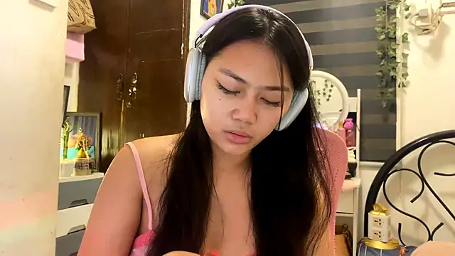 Snapshot of CristiLadson chatting on May 2026 10:29:01 PM CristiLadson online show from May 2026 10:29:01 PM