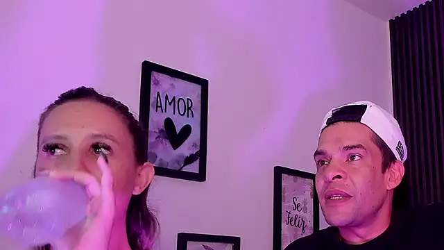Snapshot of Mia_and_Erick chatting on June 2026 04:10:02 AM Mia and Erick online show from June 2026 04:10:02 AM