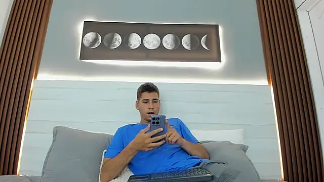 Mauro boy online show from July 2026 07:05:02 PM
