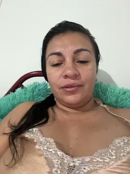 Snapshot of kloee_kann chatting on June 2026 01:09:02 PM kloee kann online show from June 2026 01:09:02 PM