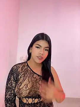 Snapshot of Dulce-Emi chatting on May 2026 01:14:02 AM Dulce-Emi online show from May 2026 01:14:02 AM