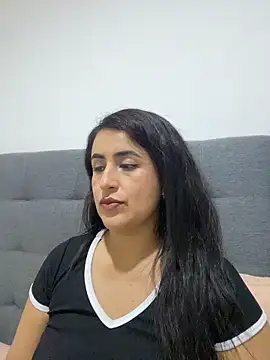 MADAMELUNAXXX online show from June 2026 03:27:02 AM