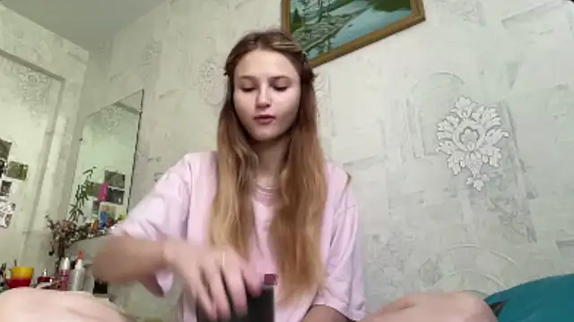 Snapshot of HeIen_cute chatting on July 2026 07:46:01 AM HeIen cute online show from July 2026 07:46:01 AM