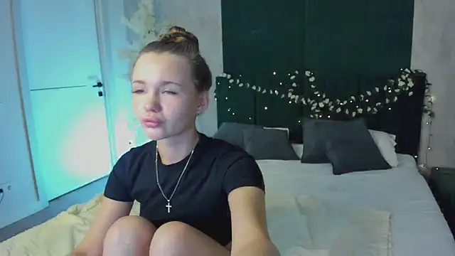 Snapshot of Ella_Butler chatting on July 2026 09:35:01 AM Ella Butler online show from July 2026 09:35:01 AM