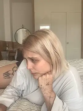Ella Bloom online show from June 2026 11:01:02 AM