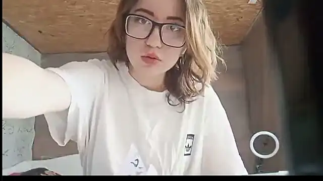 OliviaMoment online show from July 2026 08:42:01 AM