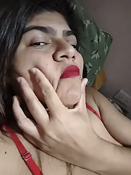 Snapshot of isabella_97 chatting on June 2026 12:33:01 AM isabella 97 online show from June 2026 12:33:01 AM