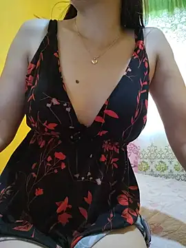 Snapshot of MsCaramel_Love chatting on July 2026 04:39:01 AM MsCaramel Love online show from July 2026 04:39:01 AM