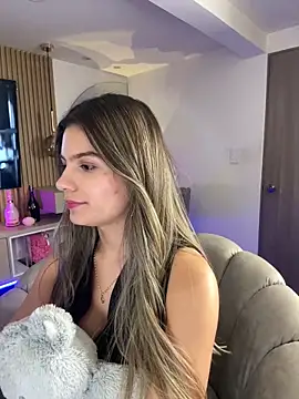 Snapshot of emilyvex chatting on June 2026 03:04:01 AM emilyvex online show from June 2026 03:04:01 AM