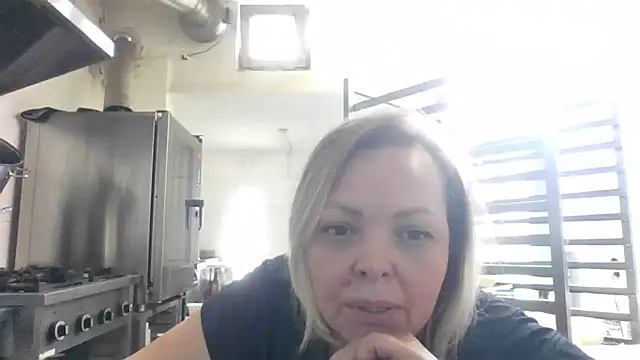 BellaaKiss online show from May 2026 02:14:01 PM