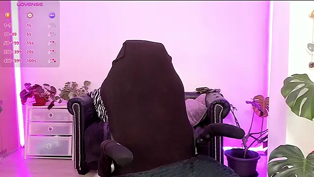 LindaWhite  online show from March 2025 04:51:02 PM