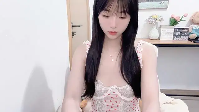 Snapshot of Louise-3 chatting on July 2026 10:27:01 PM Louise-3 online show from July 2026 10:27:01 PM