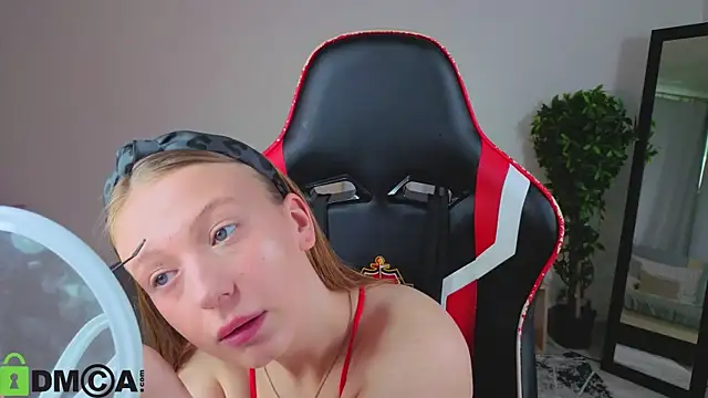 BeatriceLoven online show from June 2026 07:11:01 AM