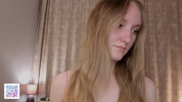 Snapshot of JenevaLitalien chatting on June 2026 06:08:01 PM JenevaLitalien online show from June 2026 06:08:01 PM
