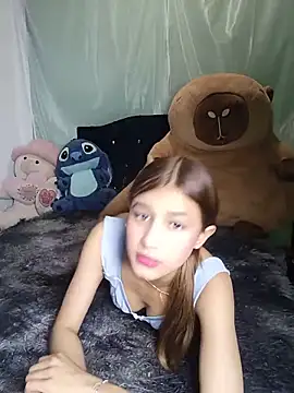 Snapshot of Zoehoney_18 chatting on June 2026 04:12:02 AM Zoehoney 18 online show from June 2026 04:12:02 AM