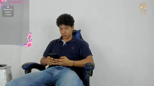 Maximiliano Young online show from June 2026 12:44:02 PM