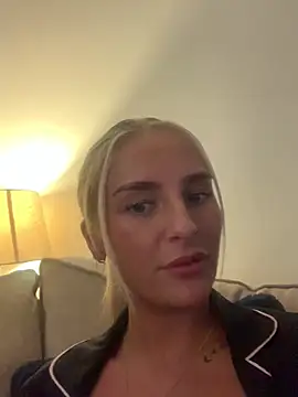 Millymae  online show from June 2026 06:40:01 PM