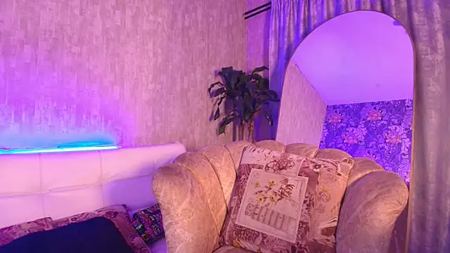 Snapshot of chloe_bronze chatting on June 2026 08:22:02 PM chloe bronze online show from June 2026 08:22:02 PM