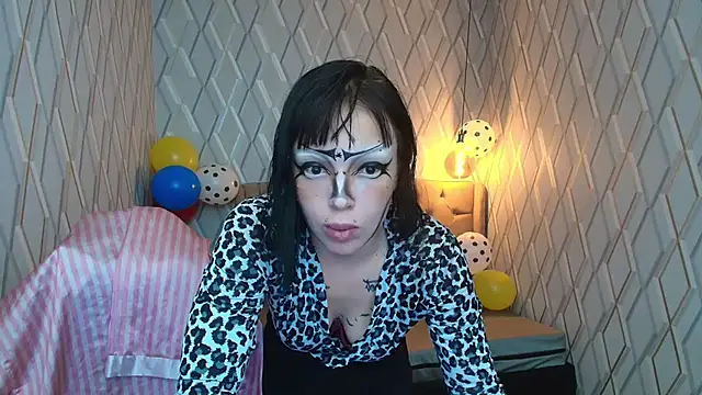 Snapshot of JeannMarie chatting on June 2026 02:28:01 AM JeannMarie online show from June 2026 02:28:01 AM