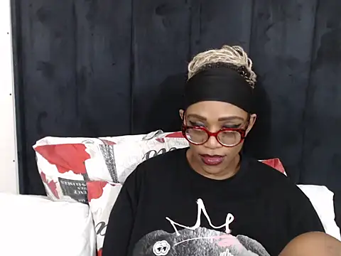 Snapshot of SultryDivax chatting on June 2026 02:24:02 AM SultryDivax online show from June 2026 02:24:02 AM