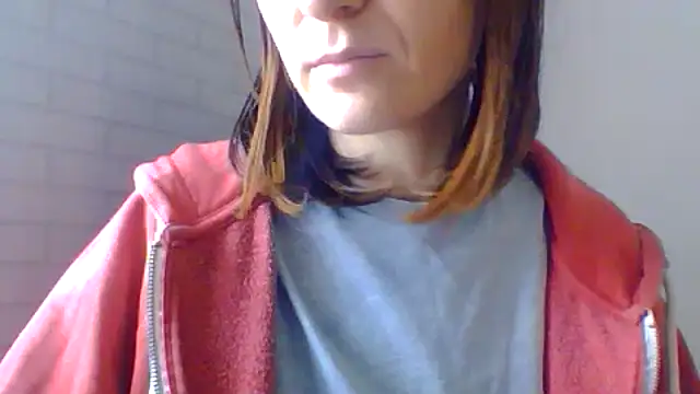 Snapshot of MarieCuddlies chatting on June 2026 12:40:02 PM MarieCuddlies online show from June 2026 12:40:02 PM